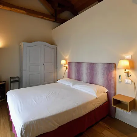 Cascina Alberta Farm stay Treiso